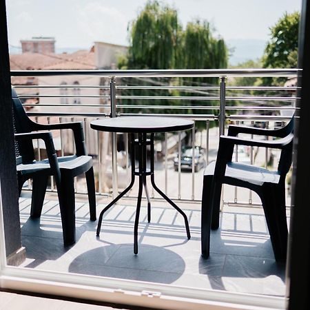 Froa Luxury Apartment Debar Eksteriør bilde